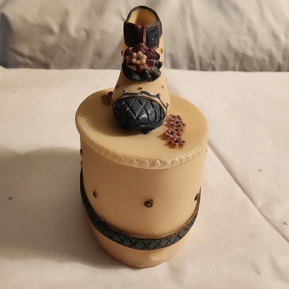Covered Trinket Box With BOOT lid- Resin